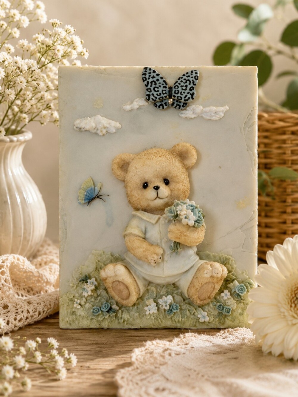 VTG SHIAH YIH‎ Teddy Bear Wall Plaque 3D Resin Nursery Decor Blue White Flower